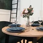 Appartement Exclusive, Unique Apartment, 2 Bathrooms, 105sqm *