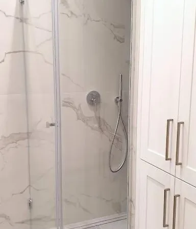 Exclusive, Unique Apartment, 2 Bathrooms, 105sqm *