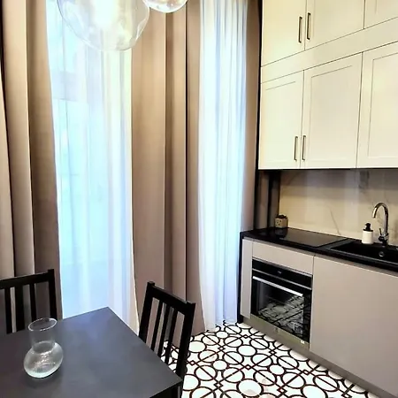Exclusive, Unique Apartment, 2 Bathrooms, 105sqm Lägenhet