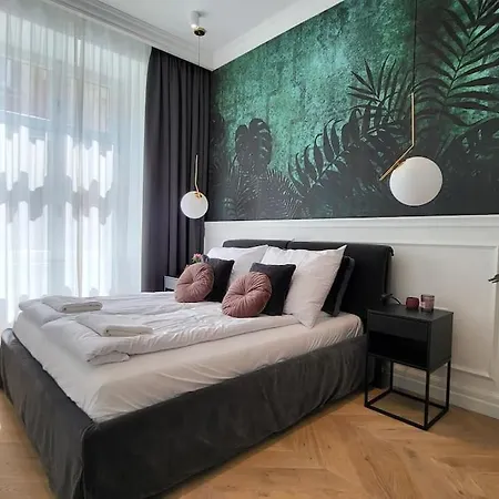 Exclusive, Unique Apartment, 2 Bathrooms, 105sqm *