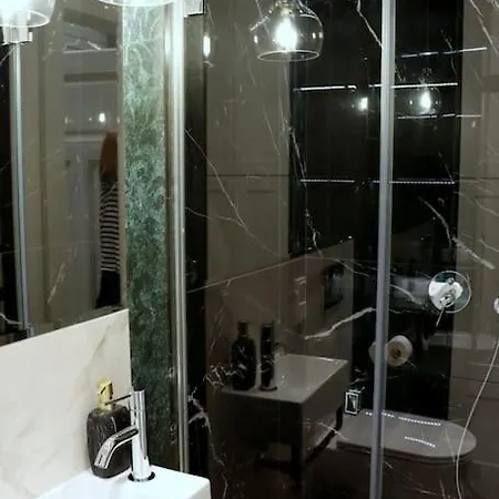 Exclusive, Unique Apartment, 2 Bathrooms, 105sqm *